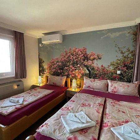 Apartmani "Marija" 哥鲁拜克 外观 照片