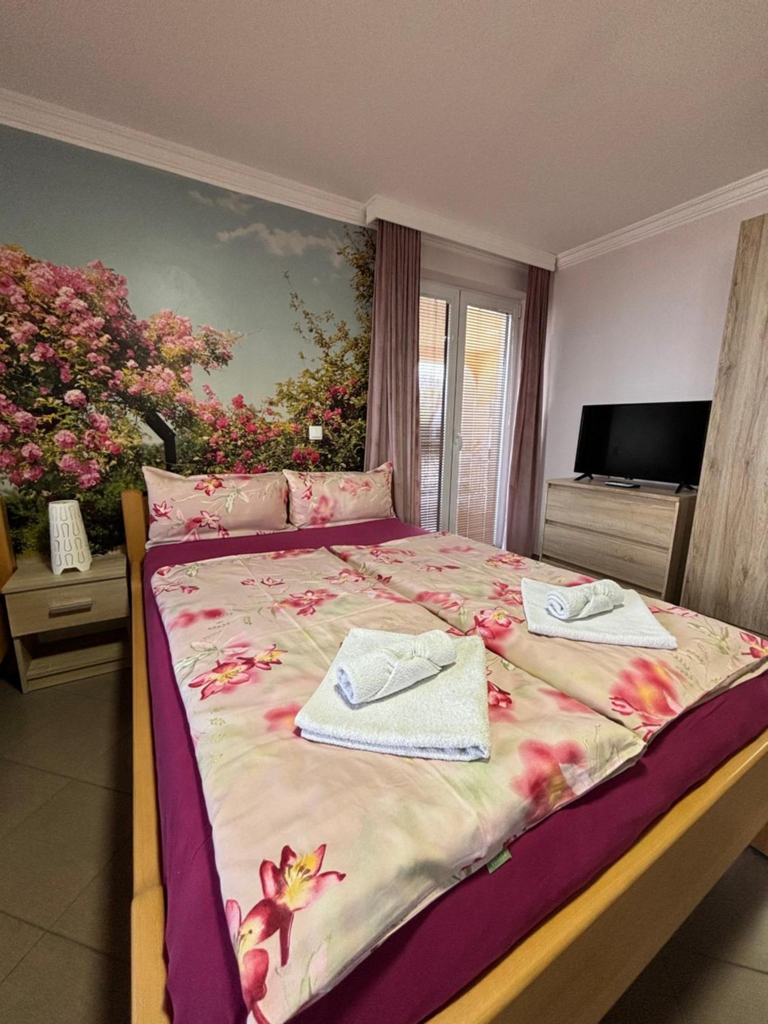 Apartmani "Marija" 哥鲁拜克 外观 照片