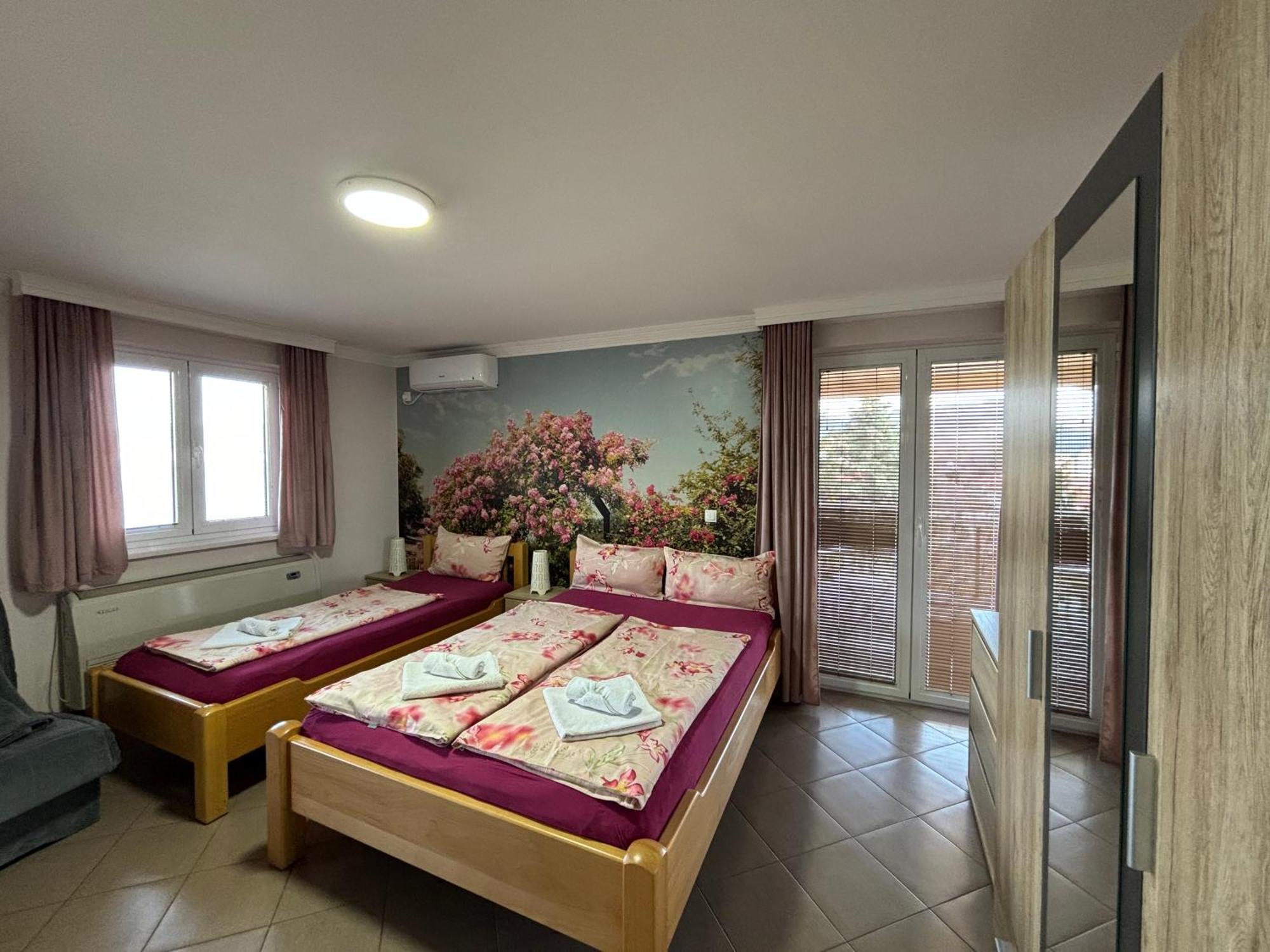 Apartmani "Marija" 哥鲁拜克 外观 照片