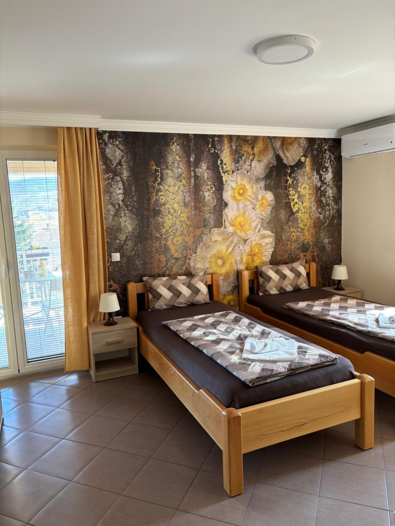 Apartmani "Marija" 哥鲁拜克 外观 照片