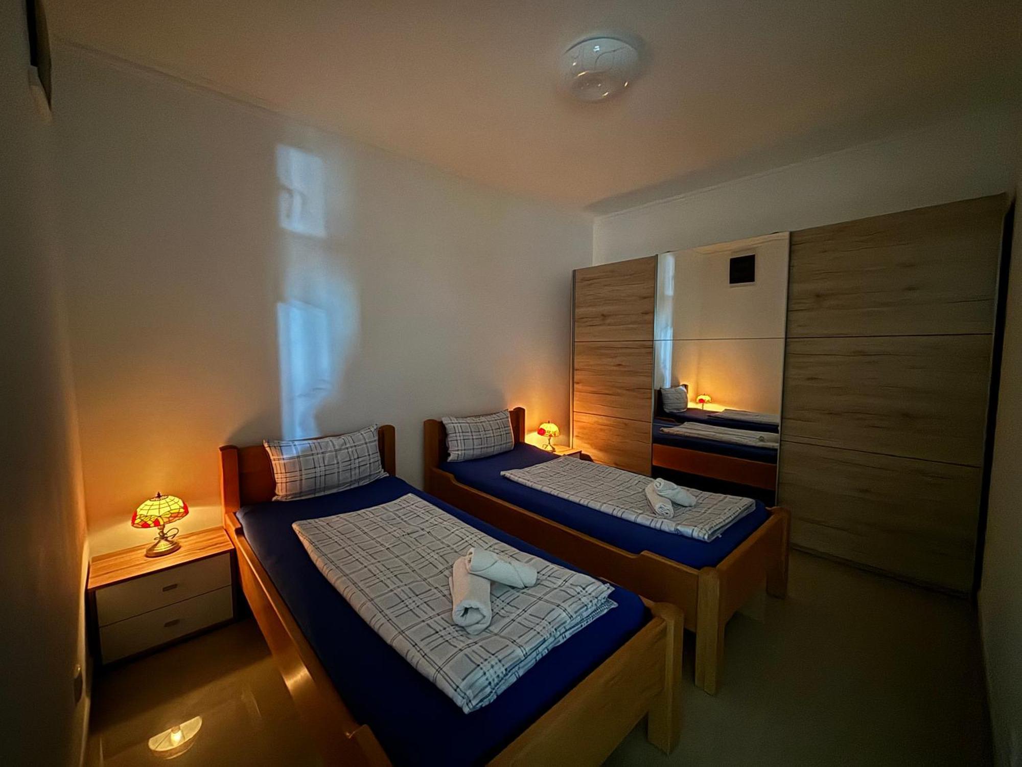 Apartmani "Marija" 哥鲁拜克 外观 照片